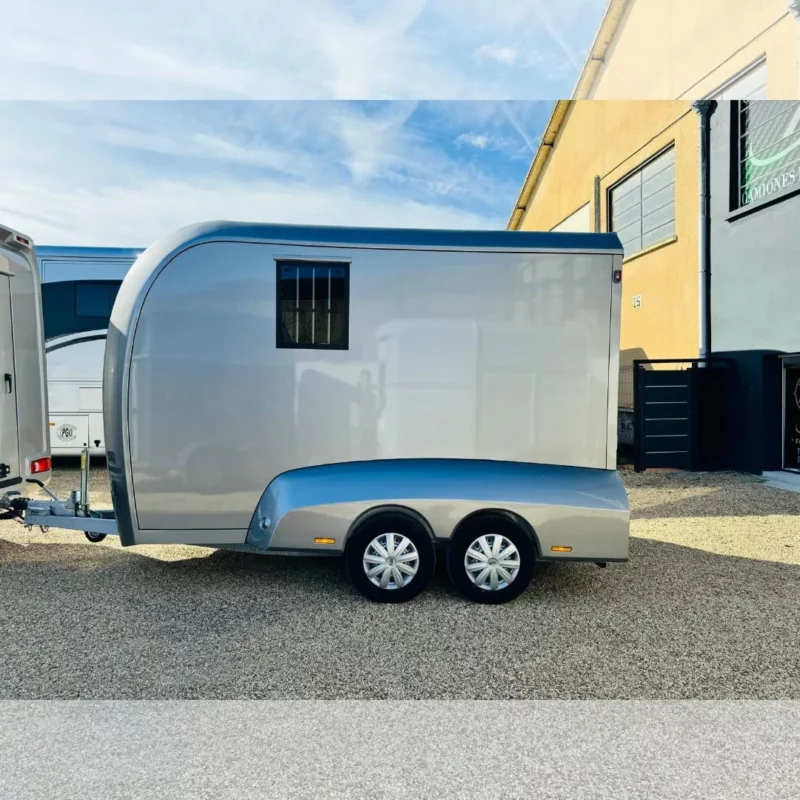 Van STX - aménagement STALLES - 25000€ht