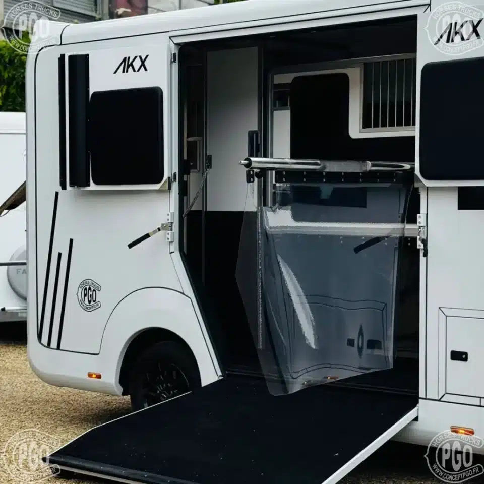 Camion Chevaux AKX 5 Places – Image 9