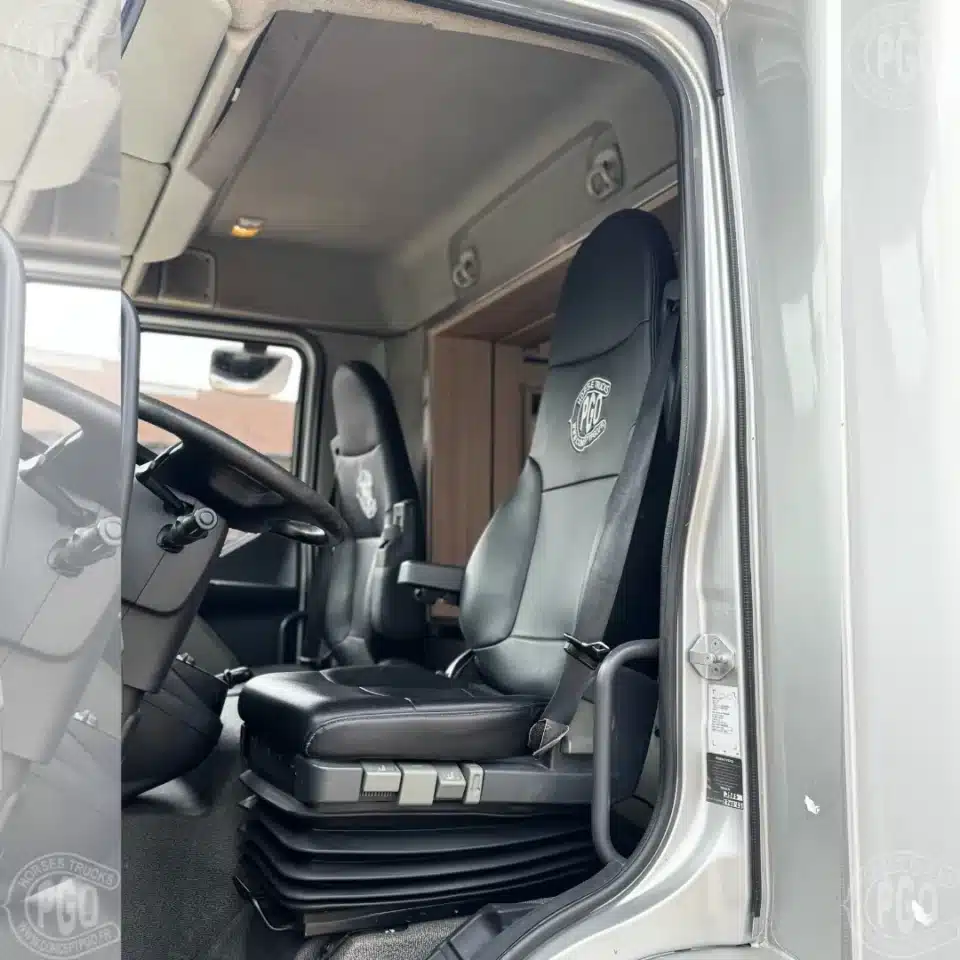 Renault Midlum 7 Chevaux avec Home Car – Image 2