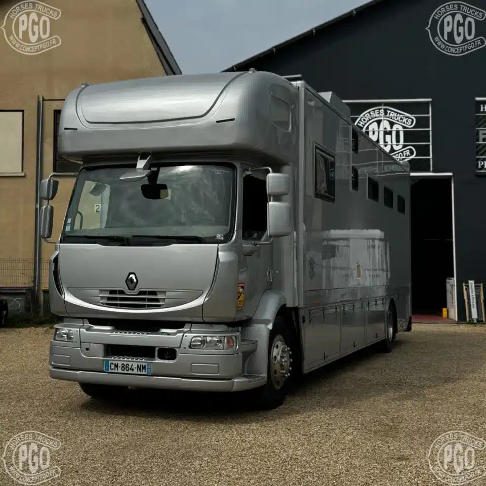 Renault Midlum 7 Chevaux avec Home Car