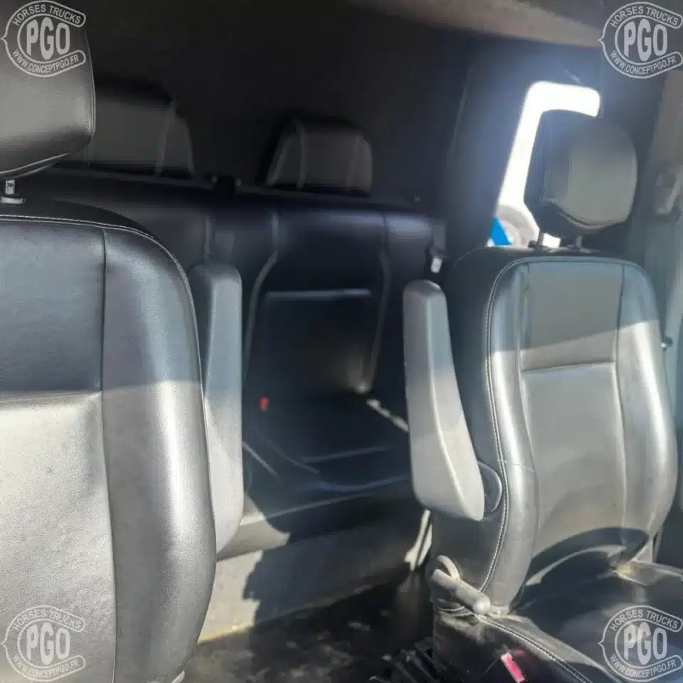Camion Chevaux 5 Places Renault Master – Image 6