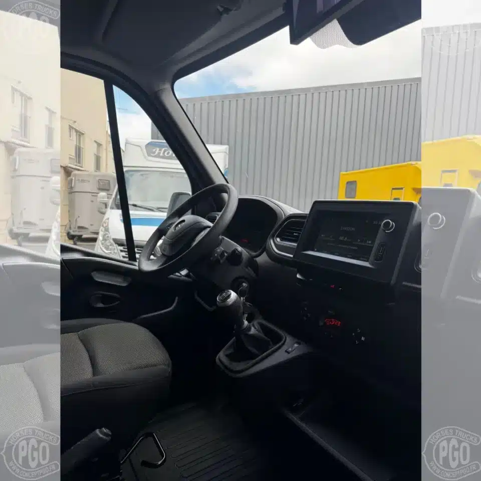 Camion Chevaux Opel Movano 3 Places 2021 – Image 2