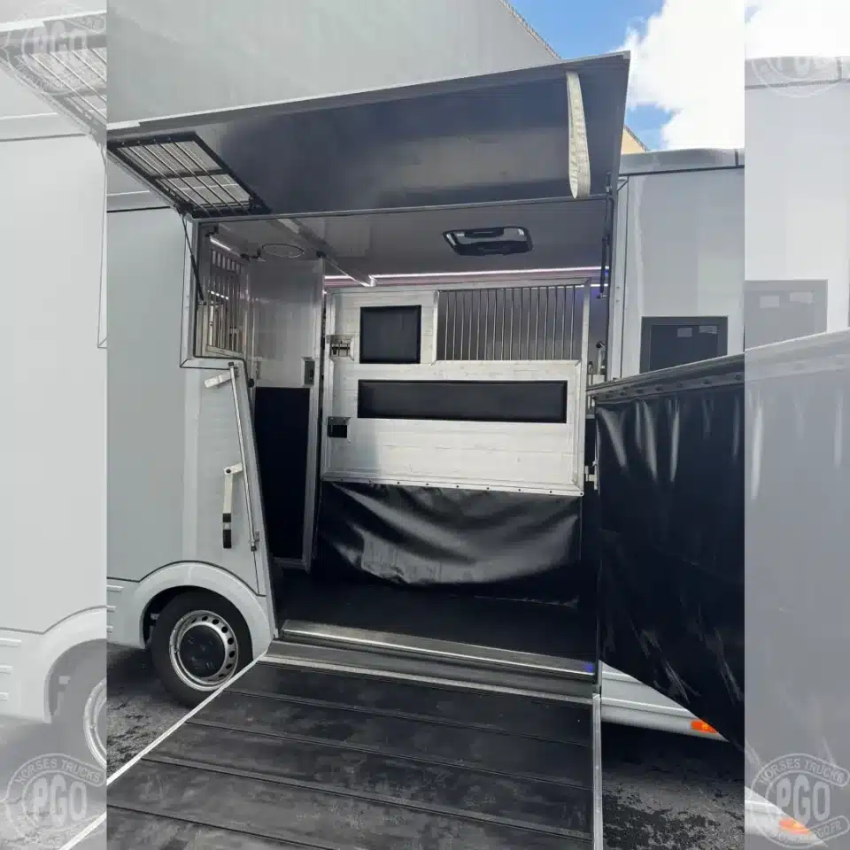 Camion Chevaux Opel Movano 3 Places 2021 – Image 4