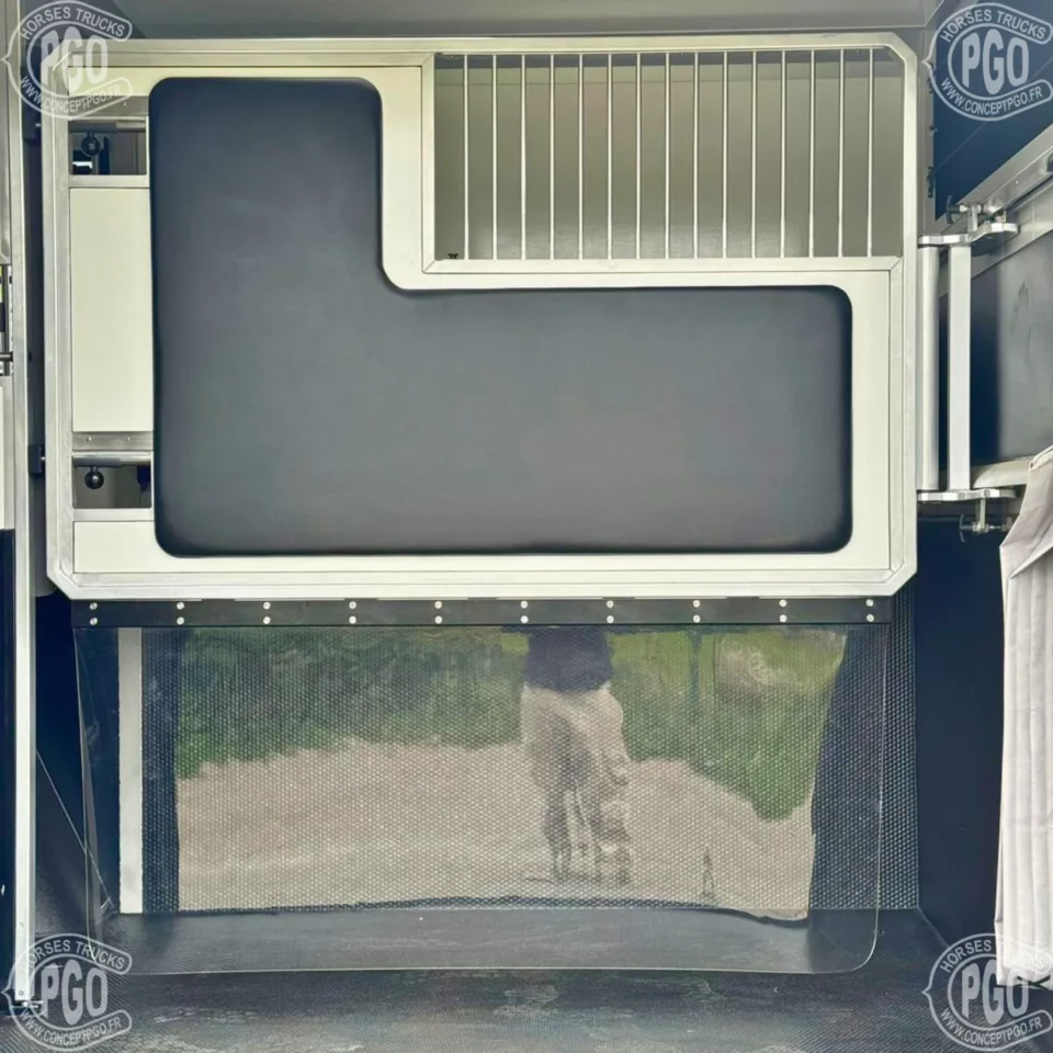 Camion Chevaux Opel Movano AKX – 3 Places – 2025 – Image 7