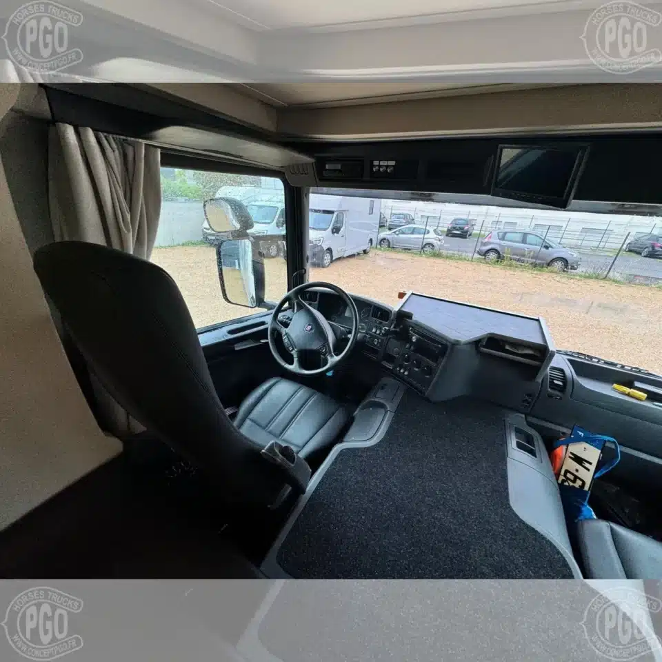 Scania PAILLARD – 7 Chevaux – Home Car Équipé – Image 2