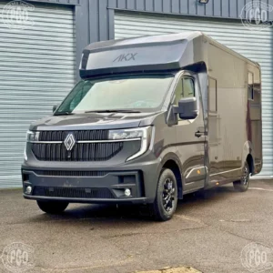 Camion Chevaux VL Renault Master AKX – 5 Places – 2025 – Neuf en stock