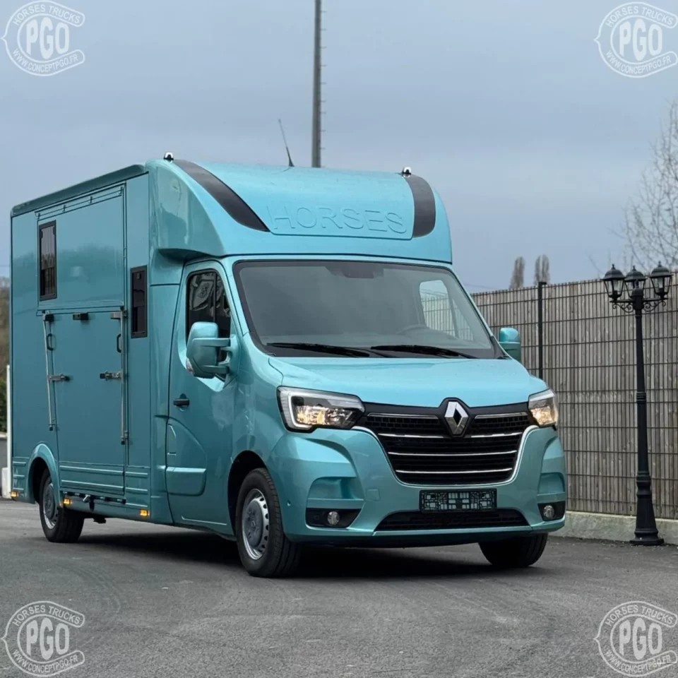 Camion Chevaux Renault Master – 165 CV – 2022 – VL