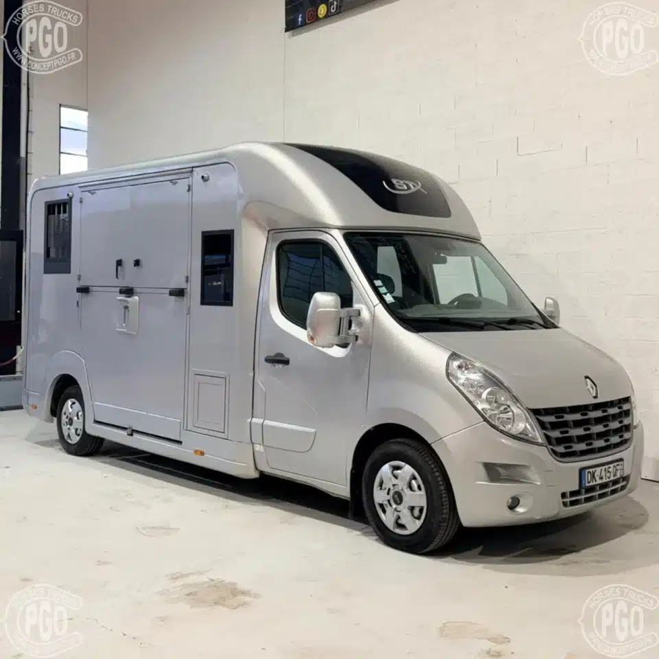 camion chevaux vl renault master stx 2012