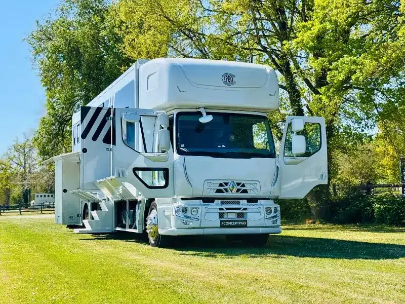 Camion chevaux pl vue de face
