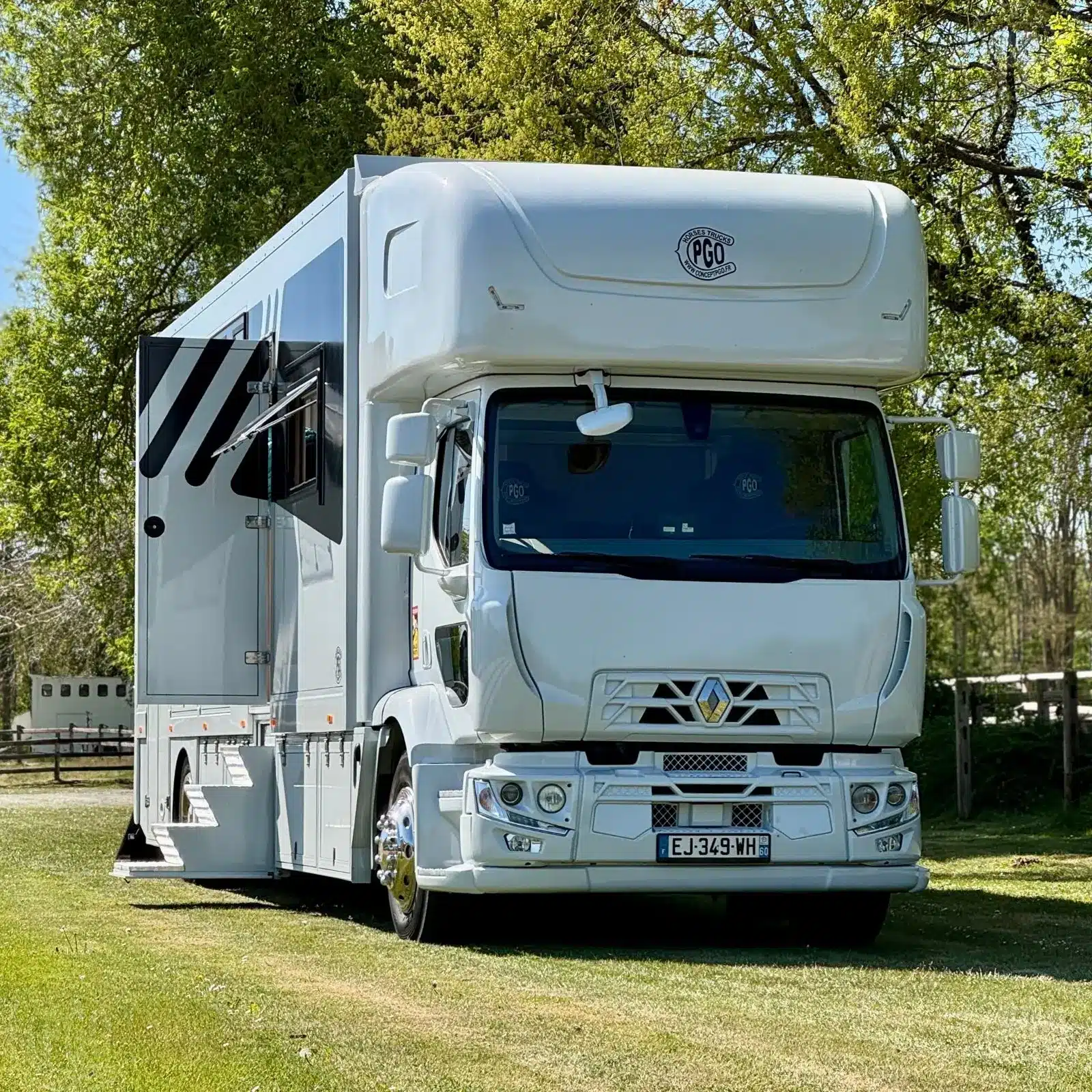 Camion Chevaux PL PGO PRO - vue 1