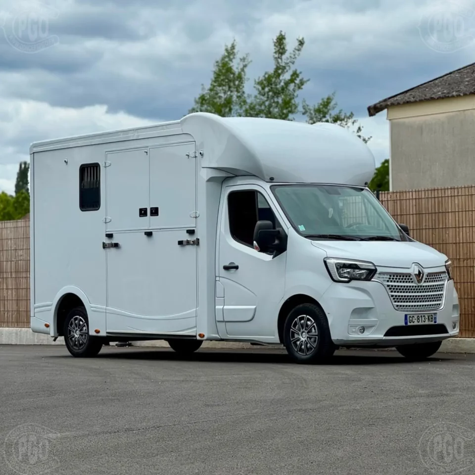 Camion Chevaux Renault Master ATM 2021 165 chevaux